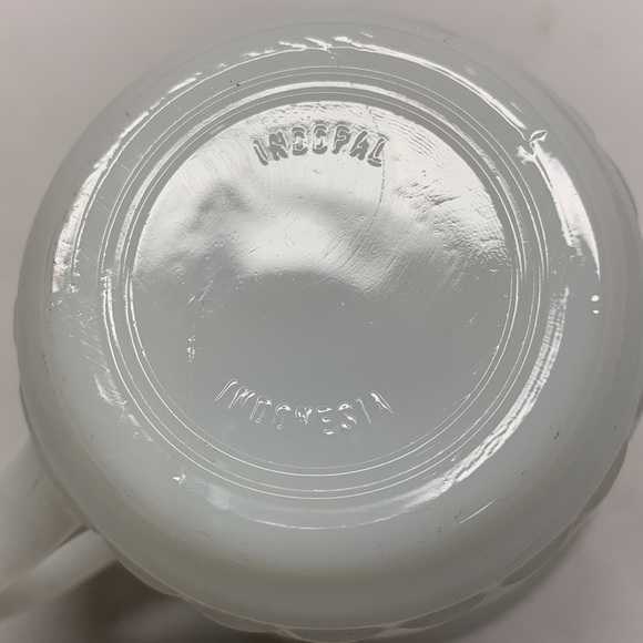 Vintage Milk Glass Indopal Tea Cups and Saucers Set of 4 Peach and Gray - Picture 5 of 10